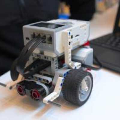 Agenda BALL VALLES ORIENTAL Cotxes intel·ligents amb Lego Mindstorms EV3 a Granollers