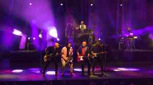 Agenda MUSICA OSONA bROTHERS iN bAND -The Very Best of dIRE sTRAITS a Vic
